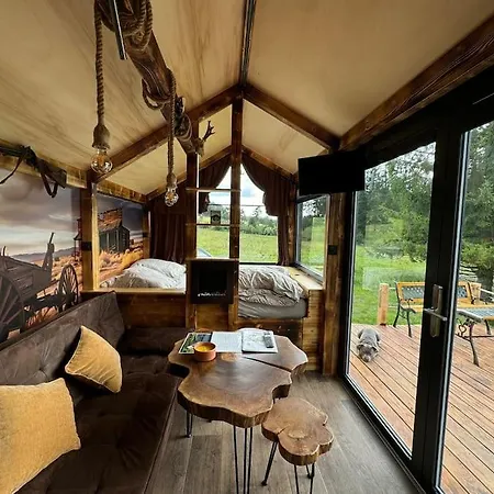 Tiny House Western Apartment *